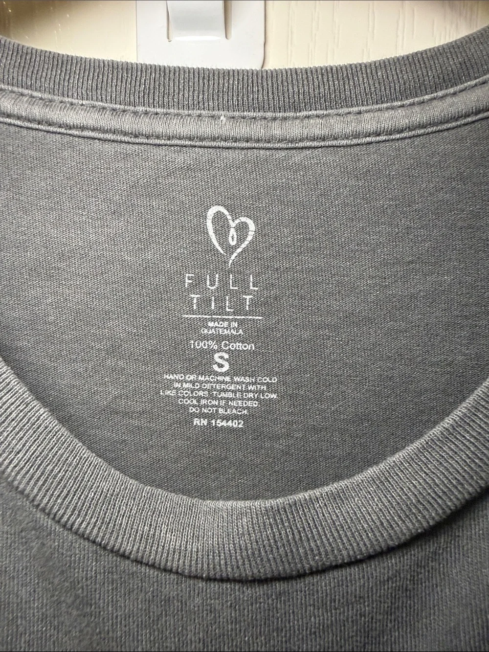 Full Tilt Women's Sun and Moon Cropped Grey Graphic Tshirt Size Small EUC